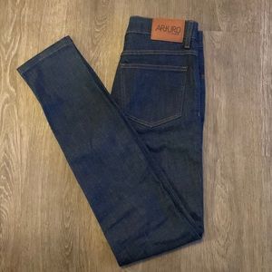 Arturo NWOT blue jeans